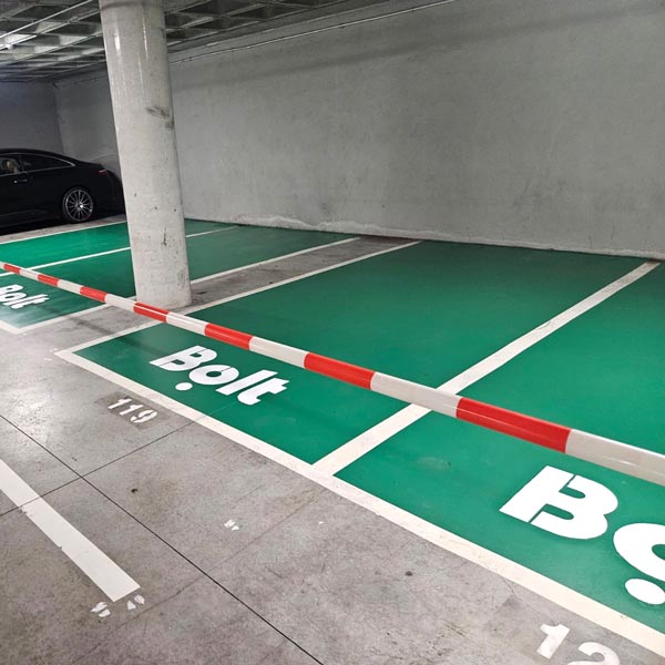 Pintura parking completada