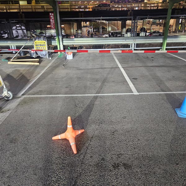 Señalizando las líneas del parking